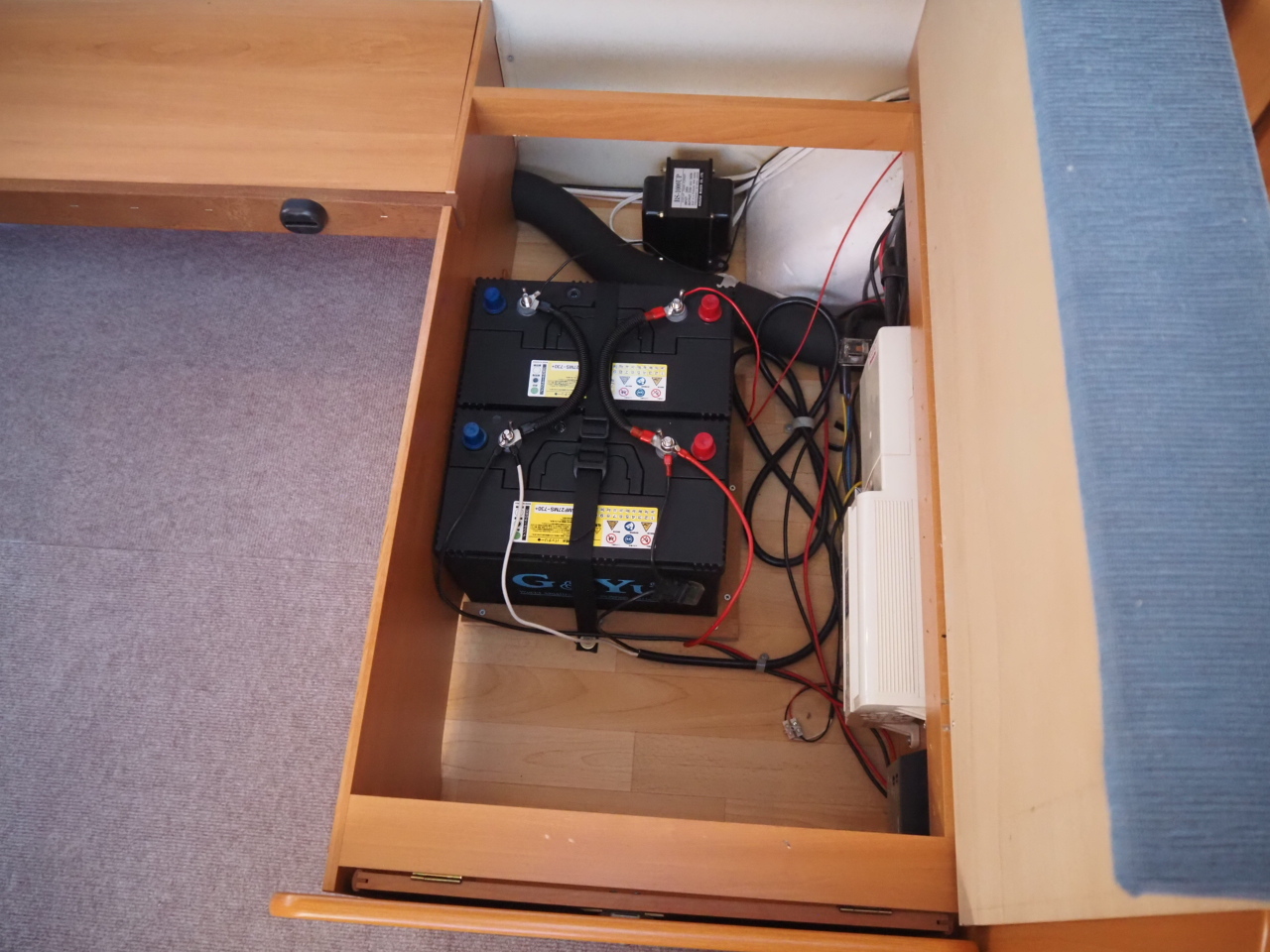 キャンピングカー トレーラー ﾎﾋﾞｰ ﾃﾞﾗｯｸｽ 400SB 牽引免許不要