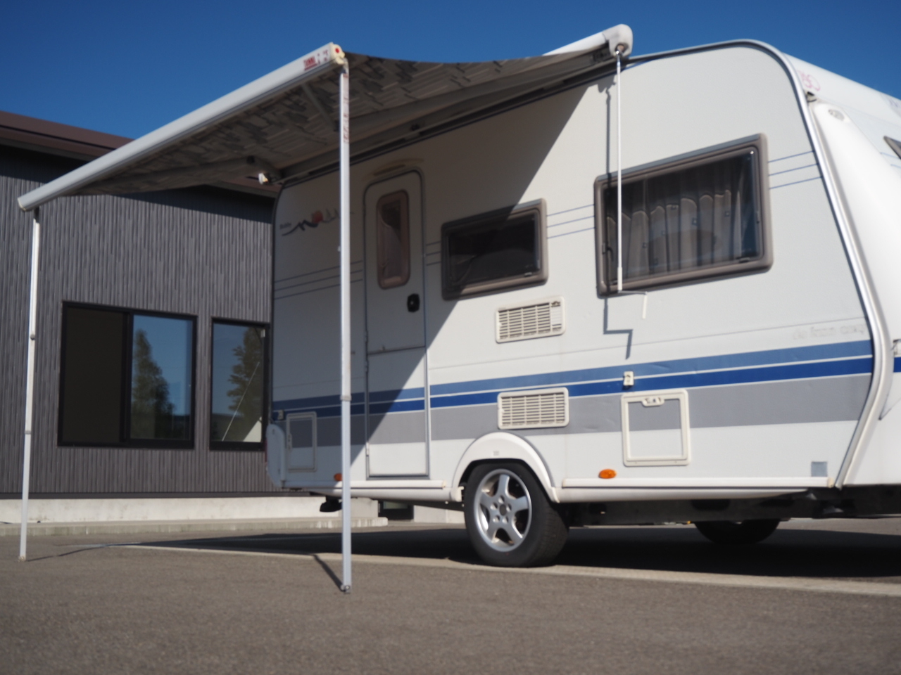 キャンピングカー トレーラー ﾎﾋﾞｰ ﾃﾞﾗｯｸｽ 400SB 牽引免許不要