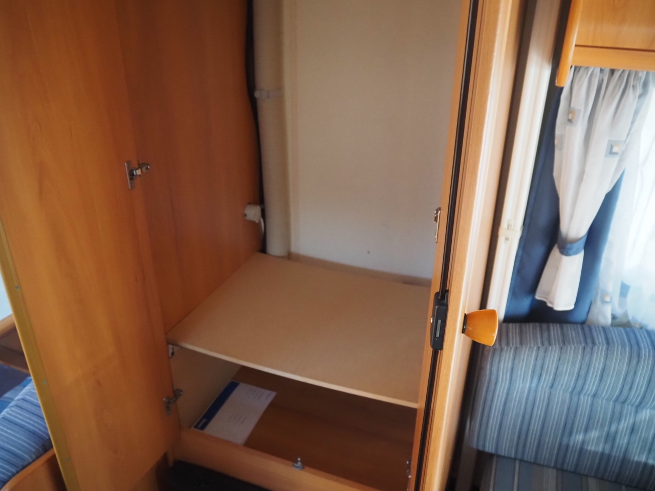 キャンピングカー トレーラー ﾎﾋﾞｰ ﾃﾞﾗｯｸｽ 400SB 牽引免許不要