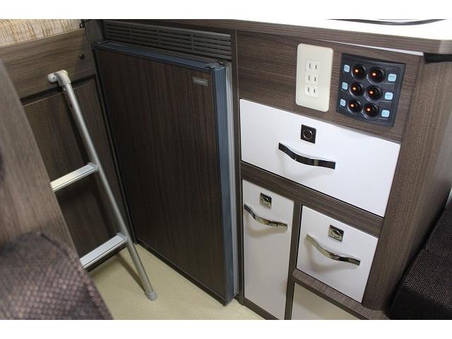 キャンピングカー キャブコン ｶﾑﾛｰﾄﾞ ﾅｯﾂRV ｸﾚｱ5.3Zｴﾎﾞﾘｭｰｼｮﾝ