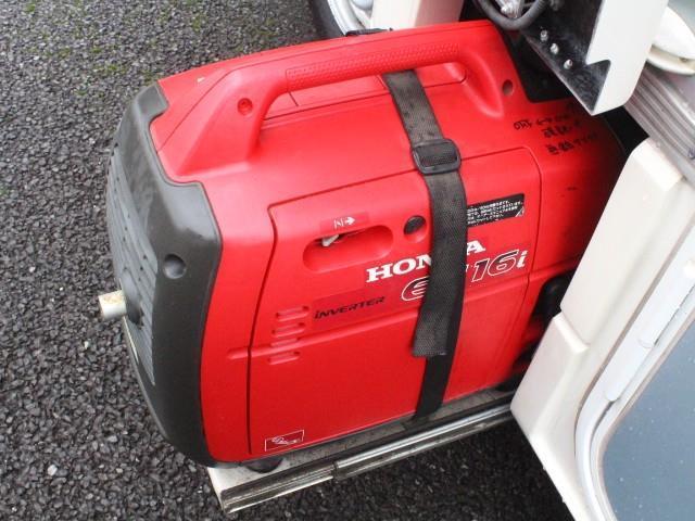 キャンピングカー キャブコン 東和 ｳﾞｫｰﾝR2Bｽﾞｨｰﾍﾞﾝ 家庭用AC ｿｰﾗｰ