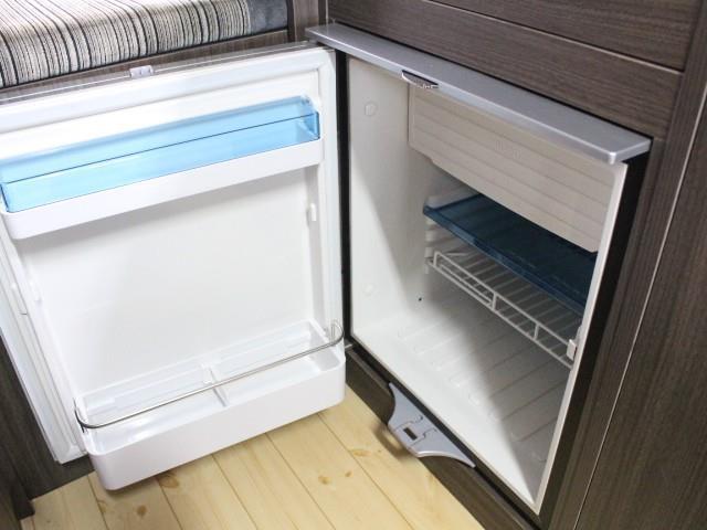 キャンピングカー キャブコン 東和 ｳﾞｫｰﾝR2Bｽﾞｨｰﾍﾞﾝ 家庭用AC ｿｰﾗｰ