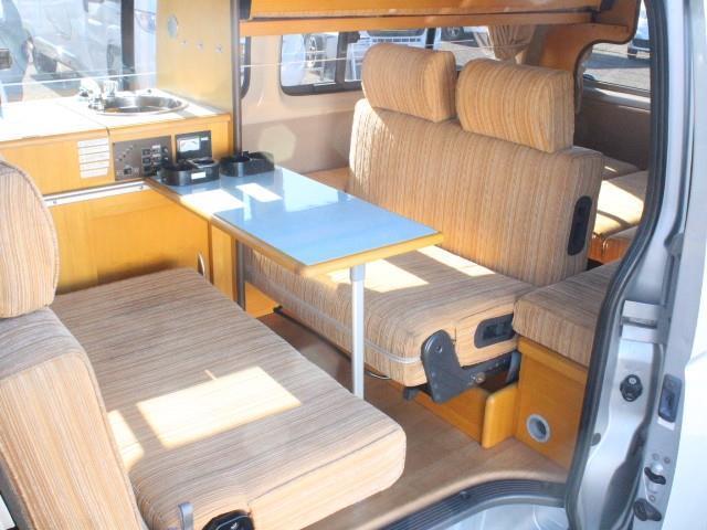 キャンピングカー バンコン 東和ﾓｰﾀｰｽ ﾌｪﾈｯｸ 2段ﾍﾞｯﾄﾞ 外部電源
