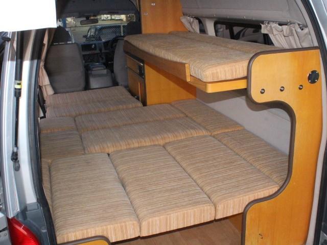 キャンピングカー バンコン 東和ﾓｰﾀｰｽ ﾌｪﾈｯｸ 2段ﾍﾞｯﾄﾞ 外部電源