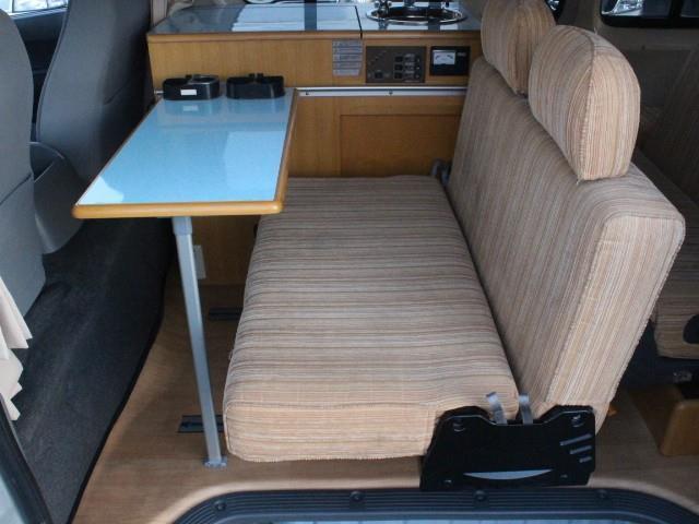 キャンピングカー バンコン 東和ﾓｰﾀｰｽ ﾌｪﾈｯｸ 2段ﾍﾞｯﾄﾞ 外部電源