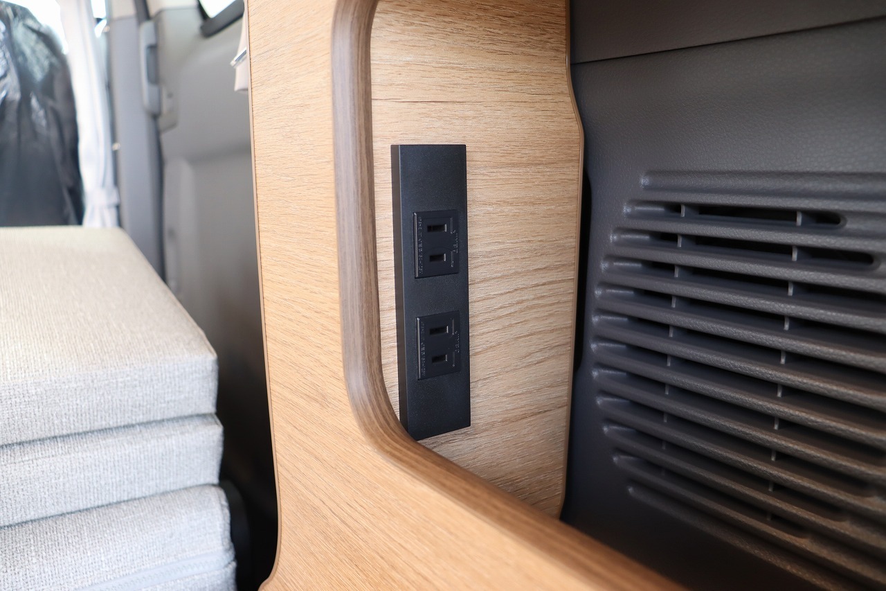 キャンピングカー バンコン NV200　FOCS Luz ﾙｿ新車即納