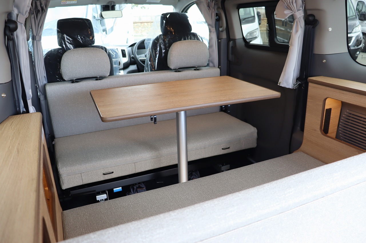 キャンピングカー バンコン NV200　FOCS Luz ﾙｿ新車即納