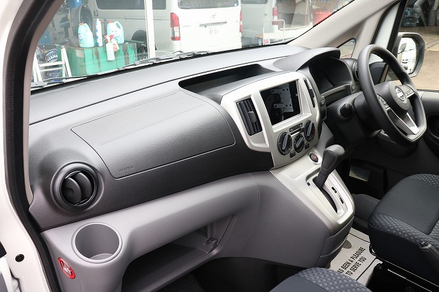 キャンピングカー バンコン NV200ﾊﾞﾈｯﾄ FOCS Luz ﾙｿ 新車即納