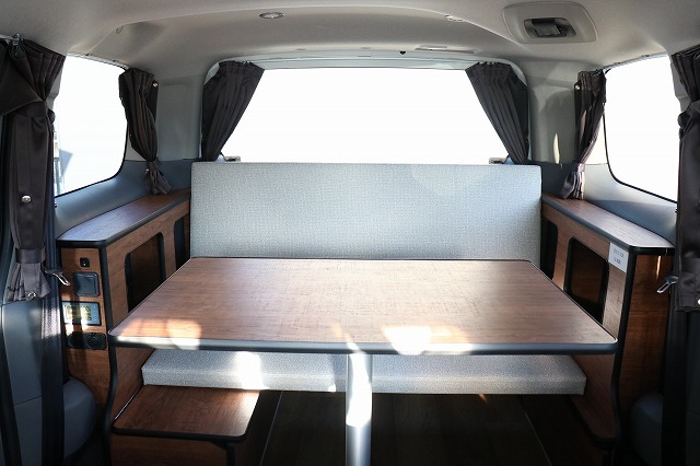 キャンピングカー バンコン NV200ﾊﾞﾈｯﾄ FOCS Luz ﾙｿ 新車即納