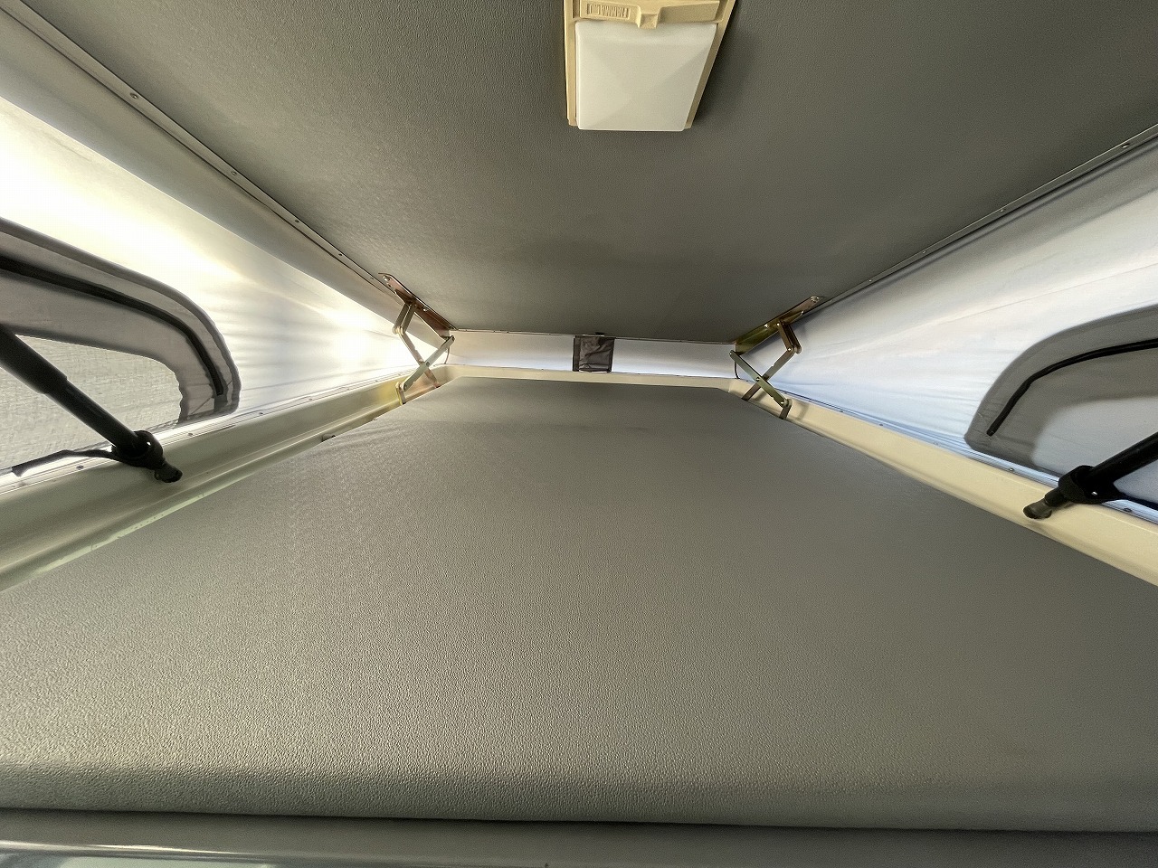 キャンピングカー バンコン 【要現車確認】VW ｳﾞｧﾅｺﾞﾝ　ｶﾗﾍﾞﾙ　ﾄﾗｯｶ