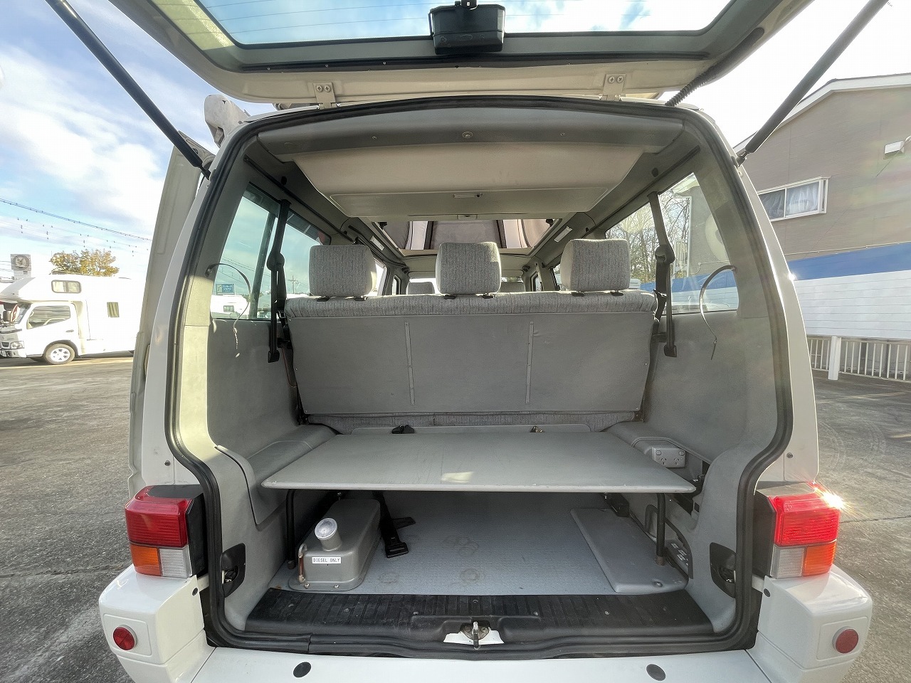 キャンピングカー バンコン 【要現車確認】VW ｳﾞｧﾅｺﾞﾝ　ｶﾗﾍﾞﾙ　ﾄﾗｯｶ