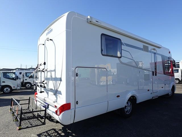 キャンピングカー バスコン ﾍﾞﾝﾂﾊｲﾏｰ ｽﾀｰﾗｲﾝ B690MD