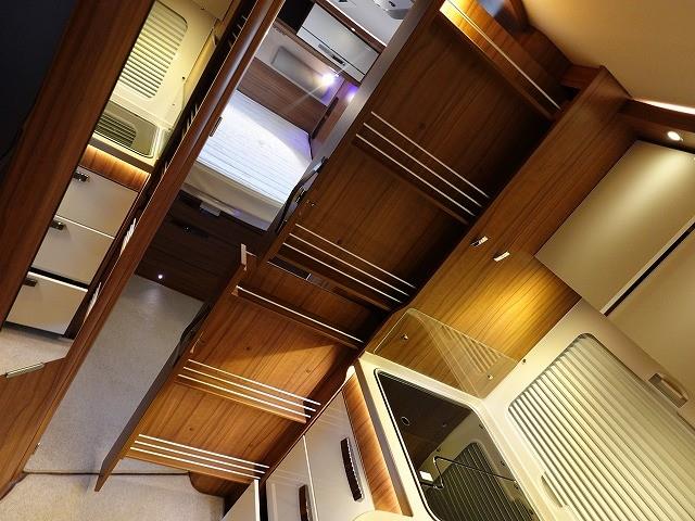 キャンピングカー バスコン ﾍﾞﾝﾂﾊｲﾏｰ ｽﾀｰﾗｲﾝ B690MD