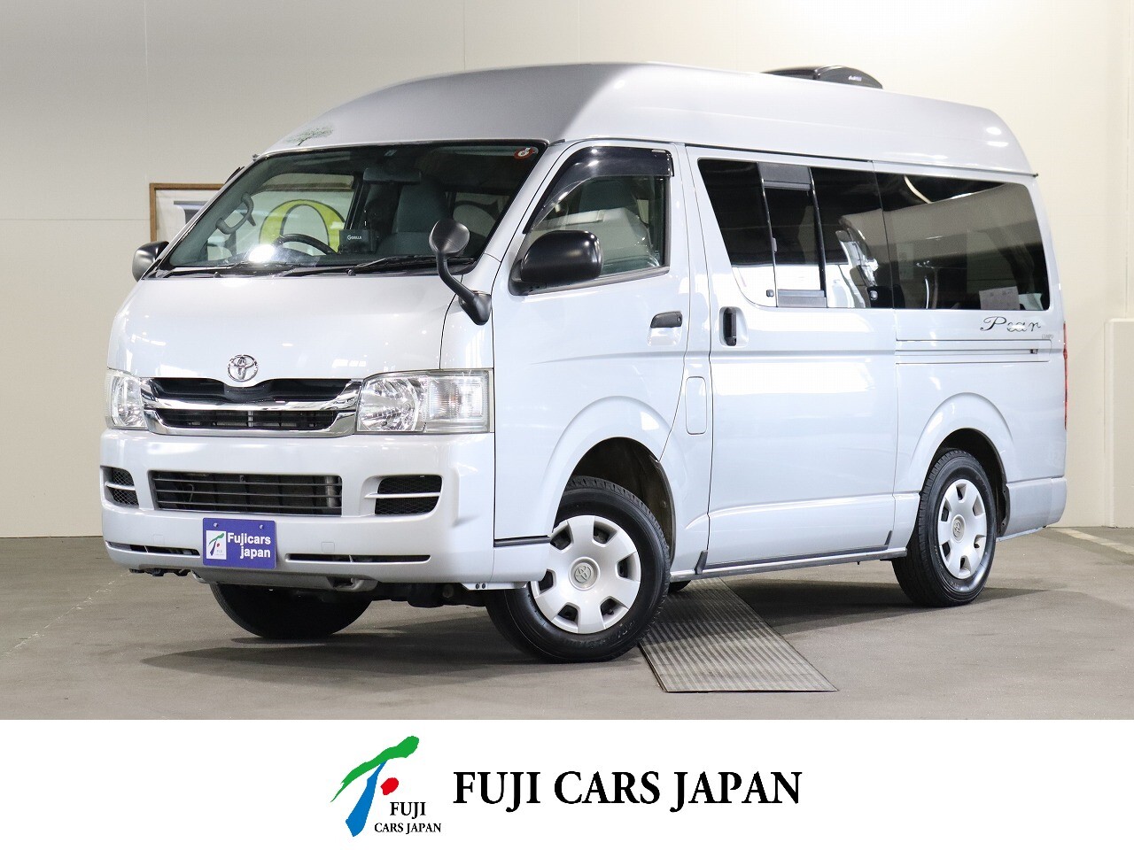 キャンピングカー バンコン ハイエース ナッツRV ペア 4WD FF