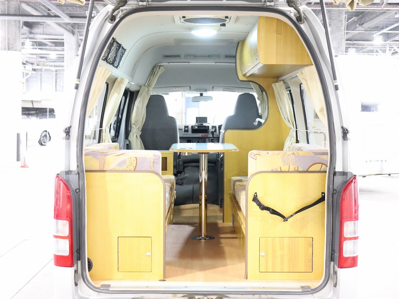 キャンピングカー バンコン ﾊｲｴｰｽ ﾅｯﾂRV ﾍﾟｱ 4WD FF