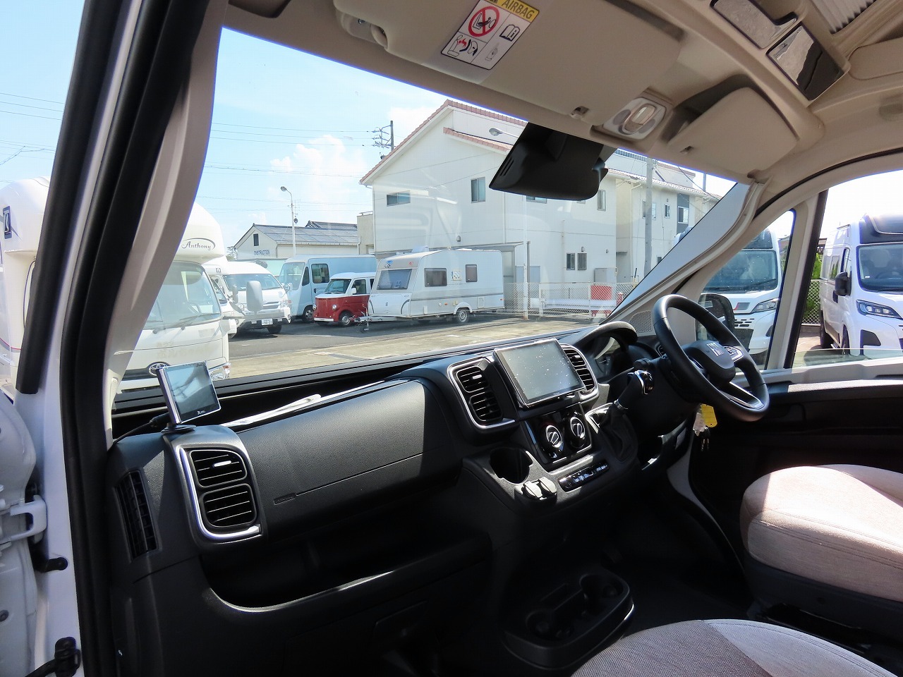 キャンピングカー バンコン ﾃﾞｭｶﾄ ﾛｰﾗｰﾁｰﾑ製ﾘﾋﾞﾝｸﾞｽﾄｰﾝK2新車即納