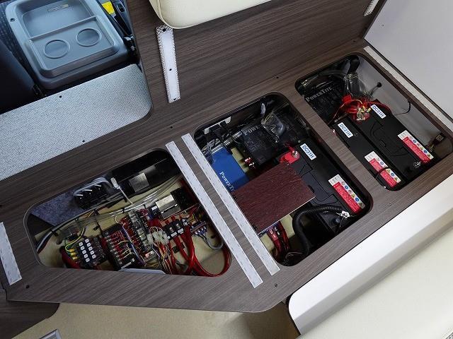 キャンピングカー キャブコン ｶﾑﾛｰﾄﾞﾅｯﾂRVｸﾚｱ5.3Xｴﾎﾞﾘｭｰｼｮﾝ4WD