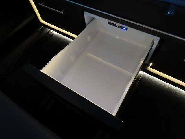 キャンピングカー バンコン ﾍﾞﾝﾂV220d　ｳﾞｧﾘｽ　新車即納車