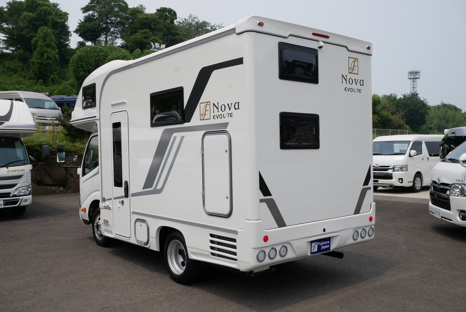 キャンピングカー キャブコン ｶﾑﾛｰﾄﾞﾌｼﾞｶｰｽﾞｼﾞｬﾊﾟﾝNova新車即納