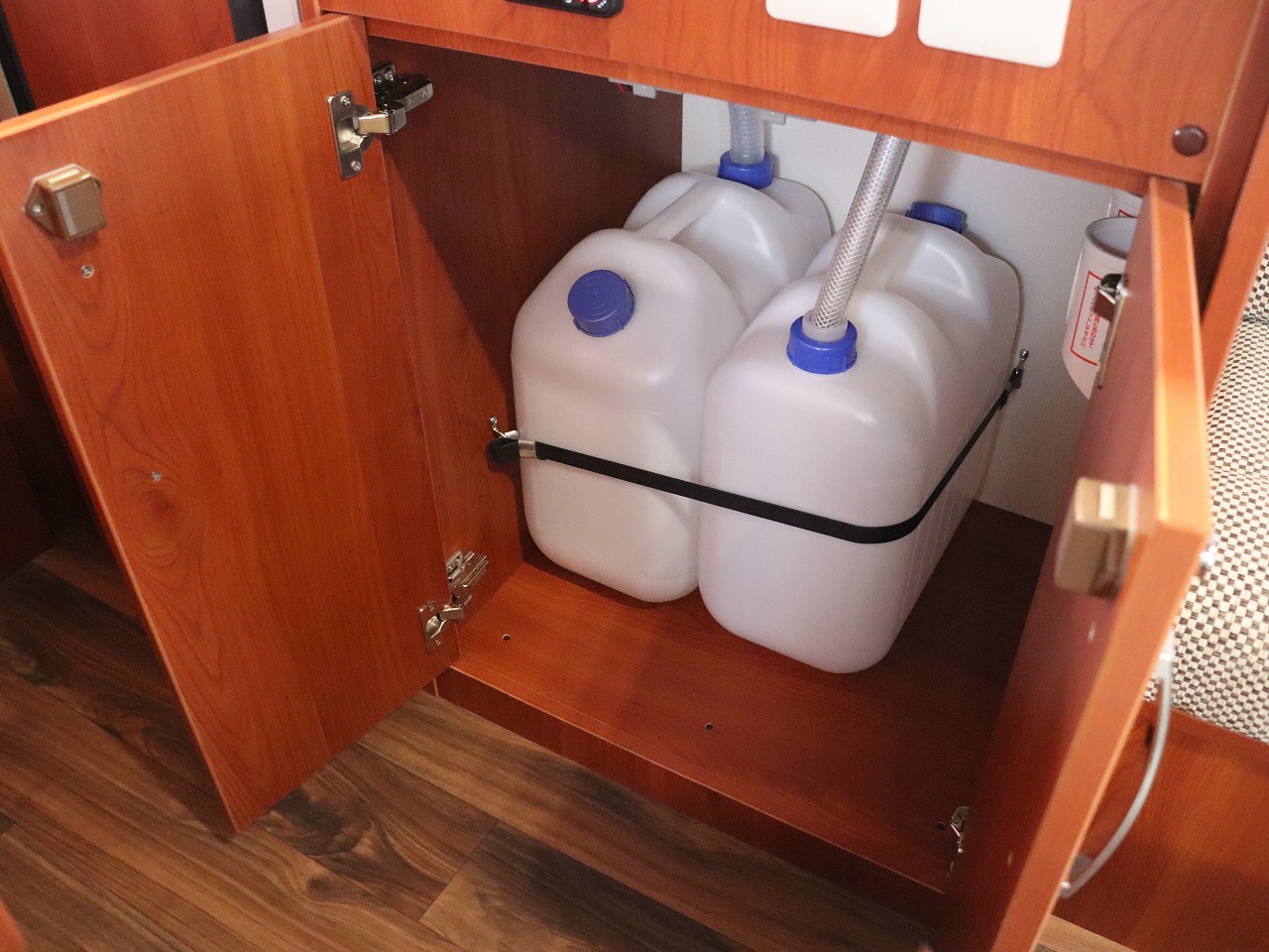 キャンピングカー キャブコン ｶﾑﾛｰﾄﾞﾌｼﾞｶｰｽﾞｼﾞｬﾊﾟﾝNovaﾀｲﾌﾟW新車