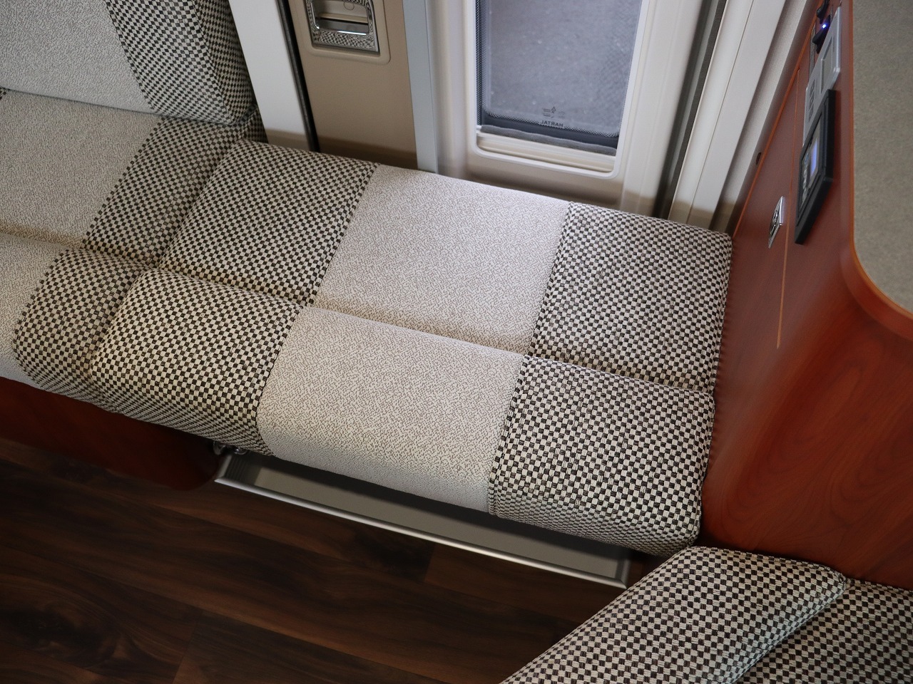 キャンピングカー キャブコン ｶﾑﾛｰﾄﾞﾌｼﾞｶｰｽﾞｼﾞｬﾊﾟﾝNovaﾀｲﾌﾟW新車