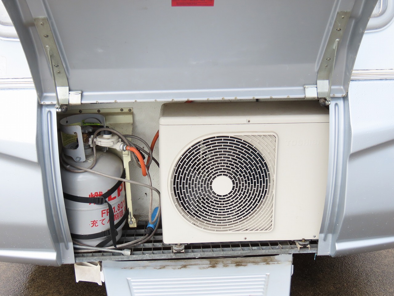 キャンピングカー トレーラー ﾌｪﾝﾄ ｻﾌｧｲｱ 　ｱｳﾄﾚｯﾄ品　現状販売