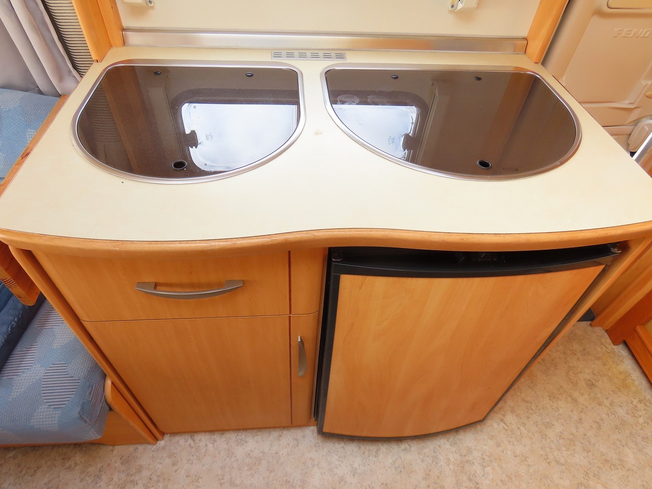 キャンピングカー トレーラー ﾌｪﾝﾄ ｻﾌｧｲｱ 　ｱｳﾄﾚｯﾄ品　現状販売