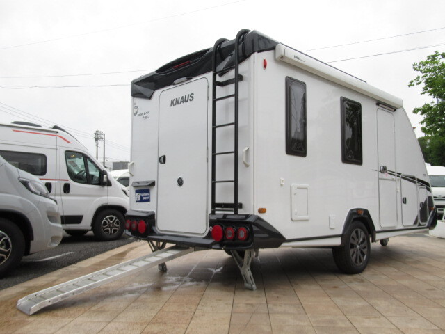 キャンピングカー トレーラー ｸﾅｳｽ ｽﾎﾟｰﾂ&ﾌｧﾝ480QLﾌﾞﾗｯｸｾﾚｸｼｮﾝ
