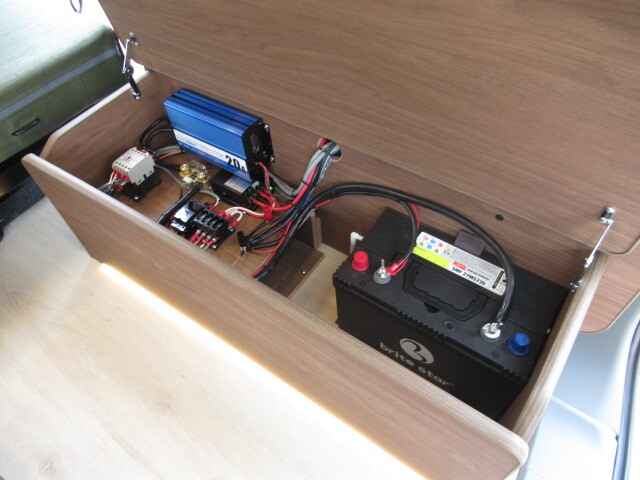 キャンピングカー バンコン FOCS　Luz(ﾙｿ)　新車即納ﾓﾃﾞﾙ