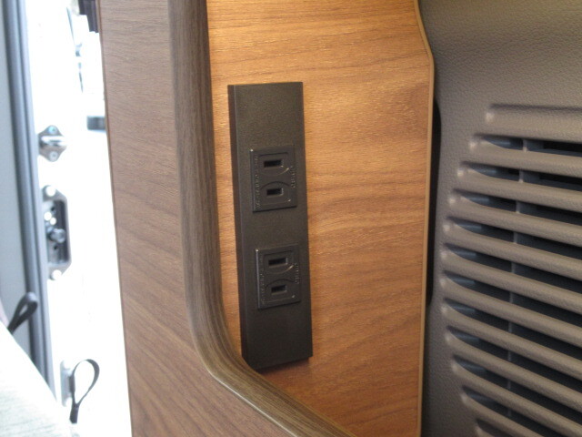 キャンピングカー バンコン FOCS　Luz(ﾙｿ)　新車即納ﾓﾃﾞﾙ