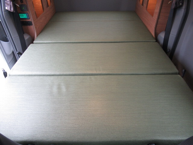 キャンピングカー バンコン FOCS　Luz(ﾙｿ)　新車即納ﾓﾃﾞﾙ