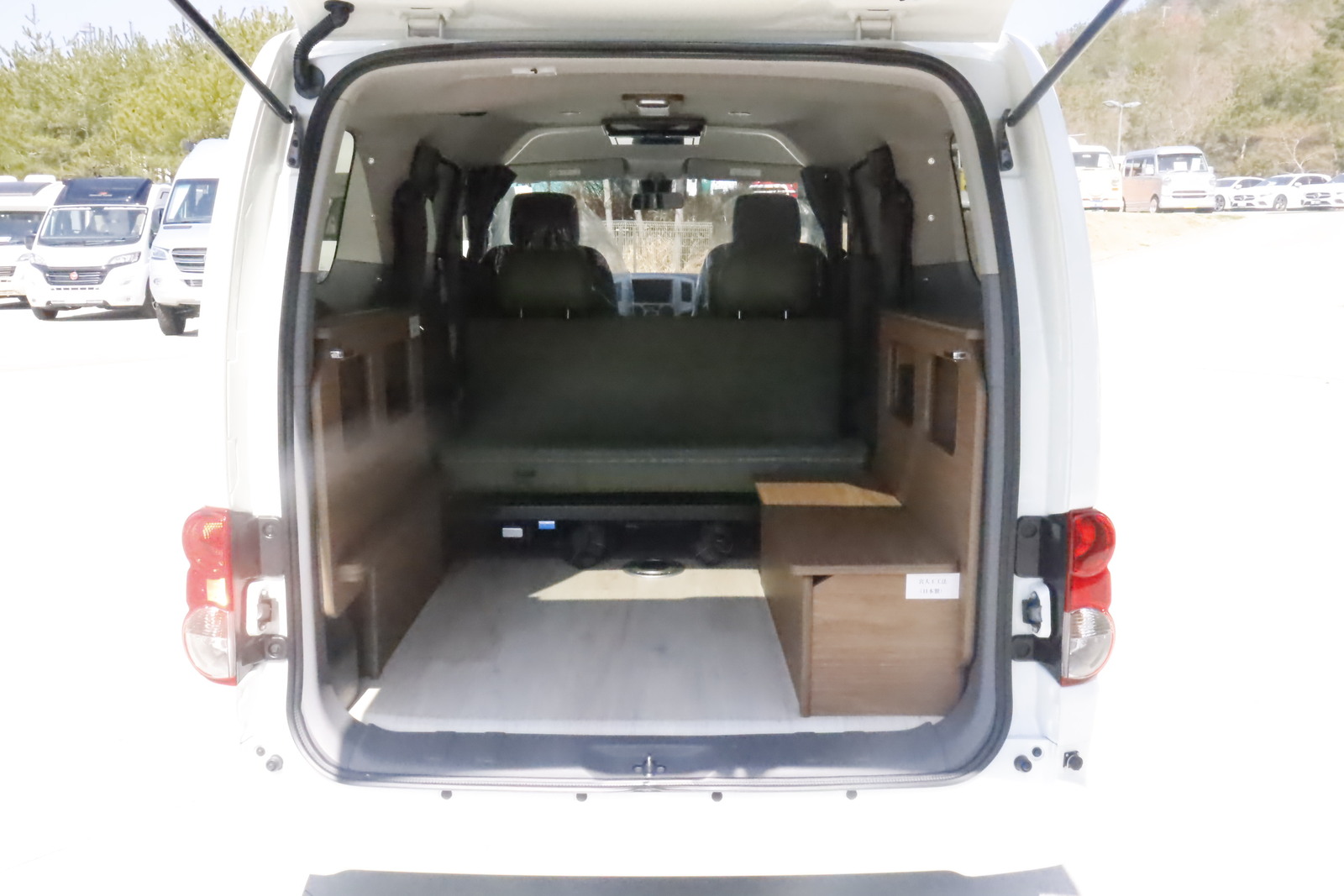 キャンピングカー バンコン　 NV200ﾊﾞﾈｯﾄ FOCS Luz ﾙｿ 新車即納