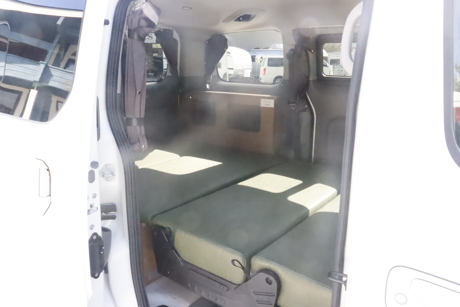 キャンピングカー バンコン　 NV200ﾊﾞﾈｯﾄ FOCS Luz ﾙｿ 新車即納