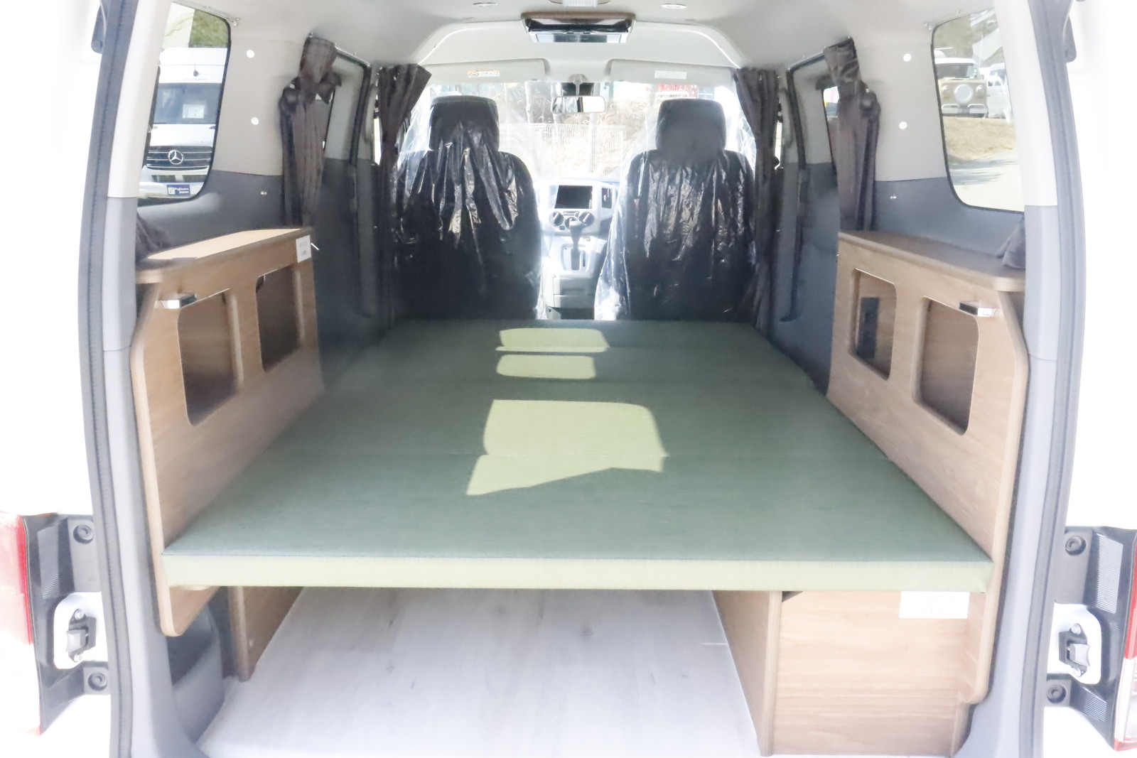 キャンピングカー バンコン　 NV200ﾊﾞﾈｯﾄ FOCS Luz ﾙｿ 新車即納