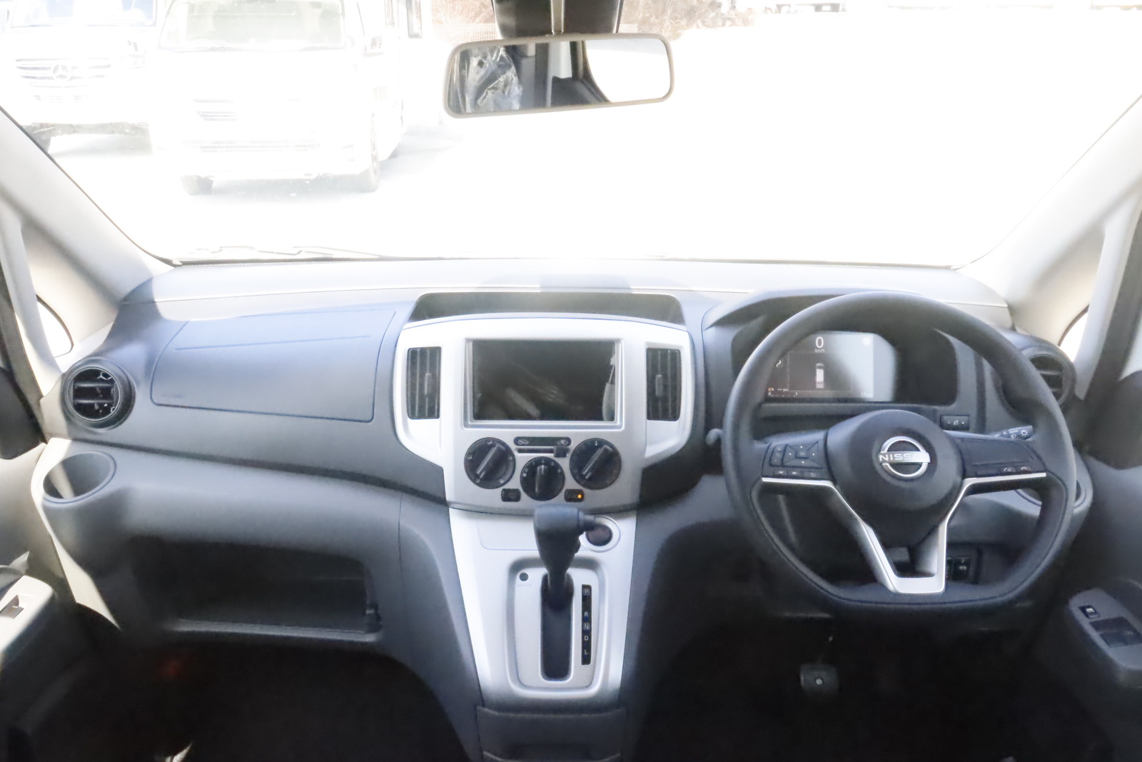 キャンピングカー バンコン　 NV200ﾊﾞﾈｯﾄ FOCS Luz ﾙｿ 新車即納