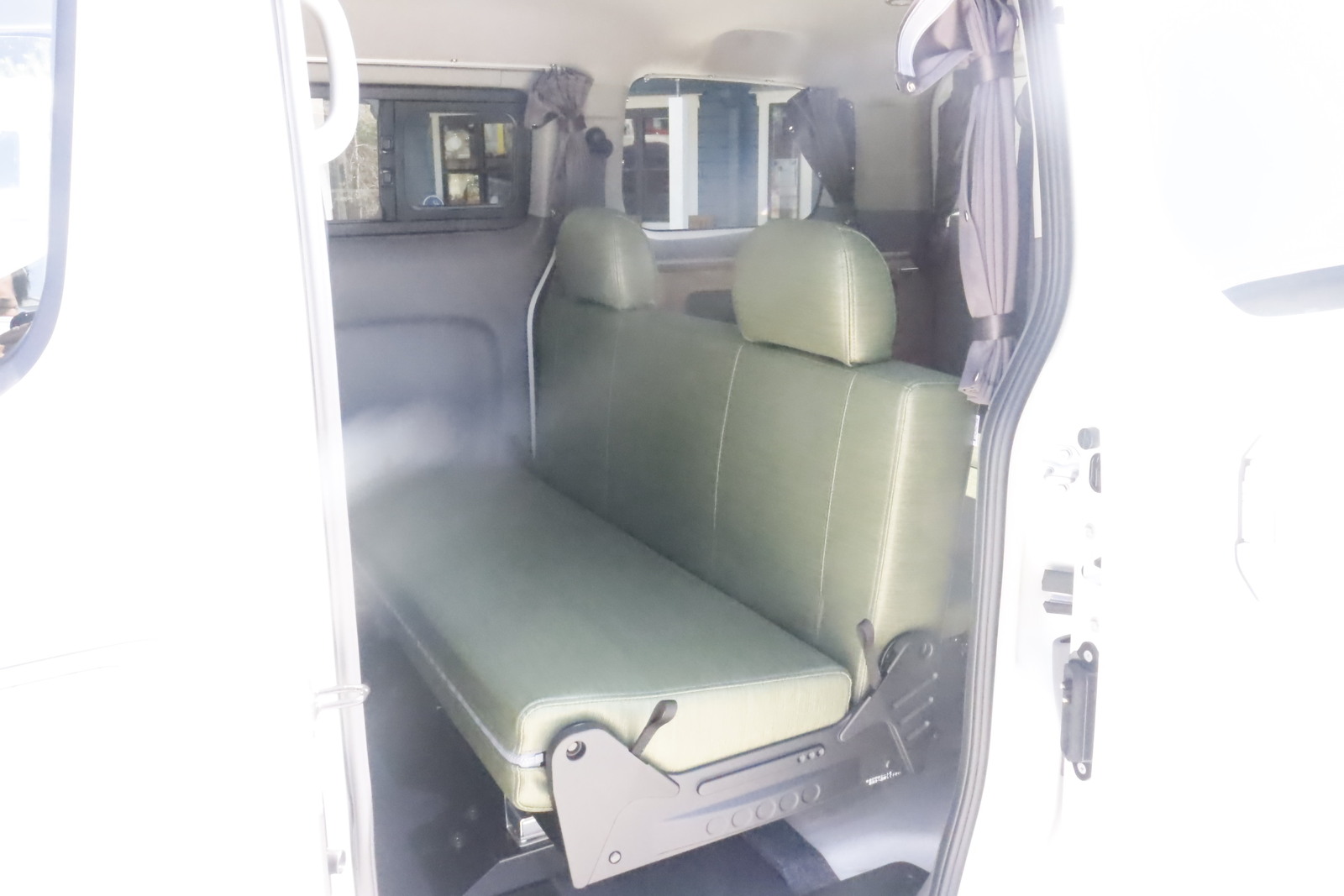 キャンピングカー バンコン　 NV200ﾊﾞﾈｯﾄ FOCS Luz ﾙｿ 新車即納
