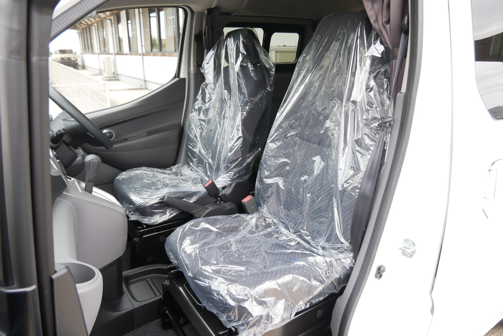 キャンピングカー バンコン NV200ﾊﾞﾈｯﾄ FOCS Luz ﾙｿ　新車即納車