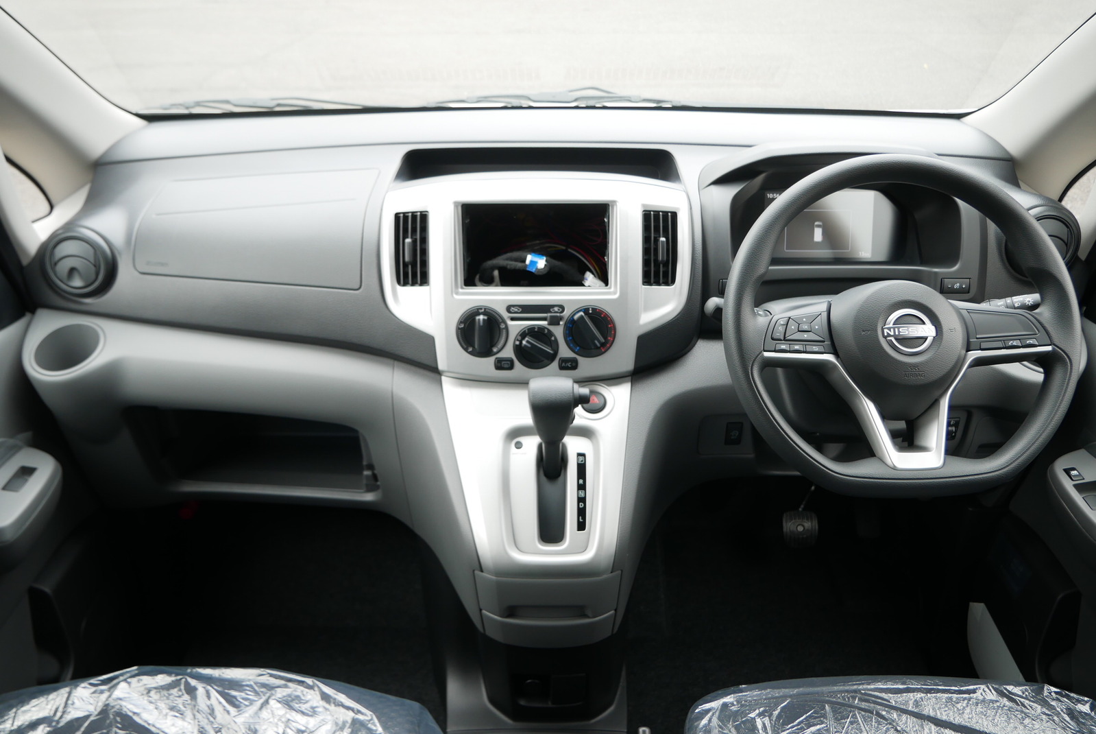 キャンピングカー バンコン NV200ﾊﾞﾈｯﾄ FOCS Luz ﾙｿ　新車即納車