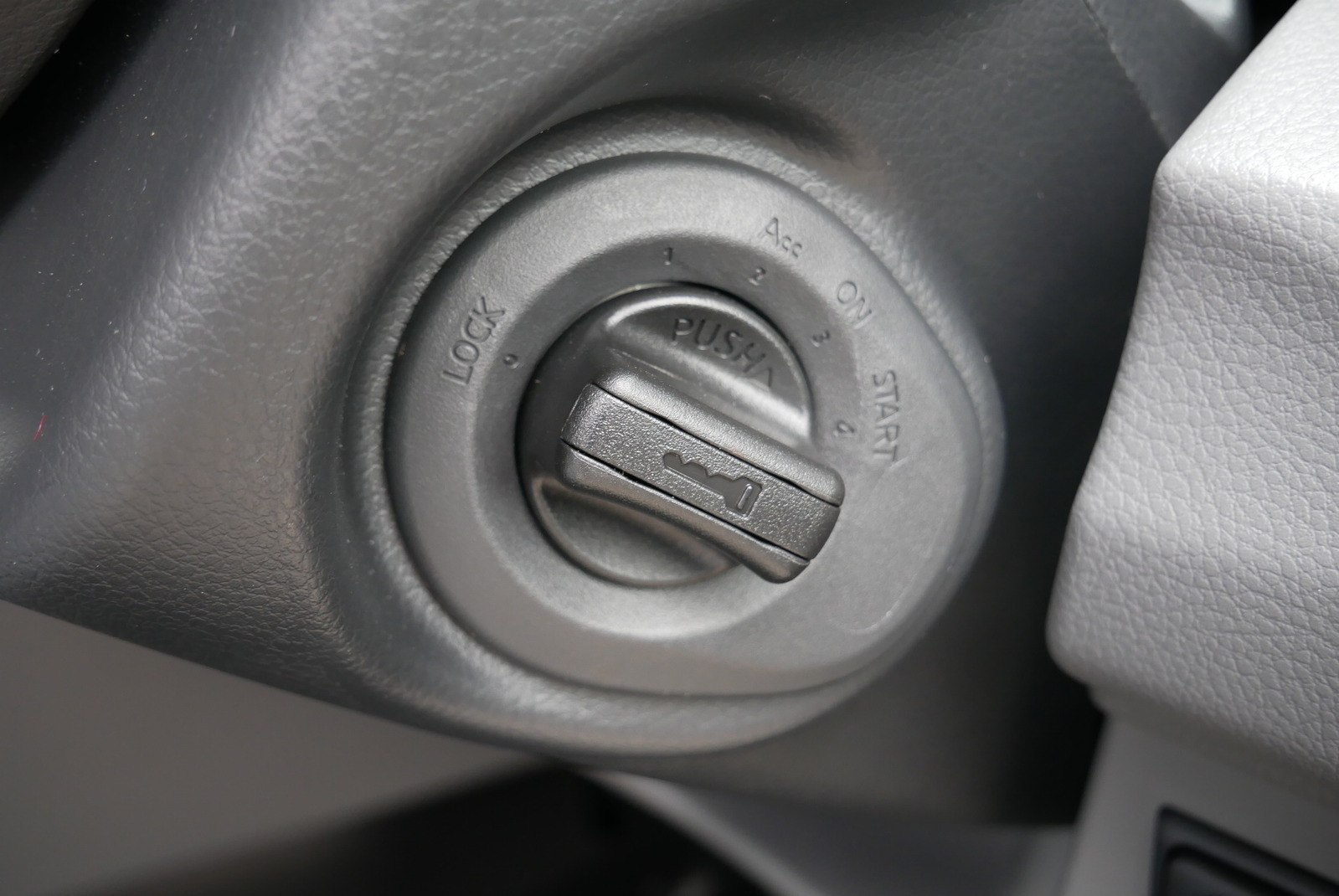 キャンピングカー バンコン NV200ﾊﾞﾈｯﾄ FOCS Luz ﾙｿ　新車即納車
