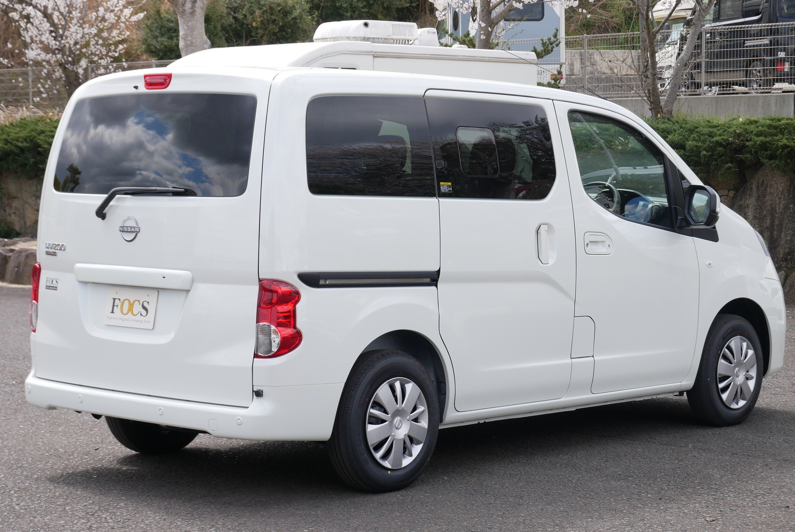 キャンピングカー バンコン NV200ﾊﾞﾈｯﾄ FOCS Luz ﾙｿ　新車即納車