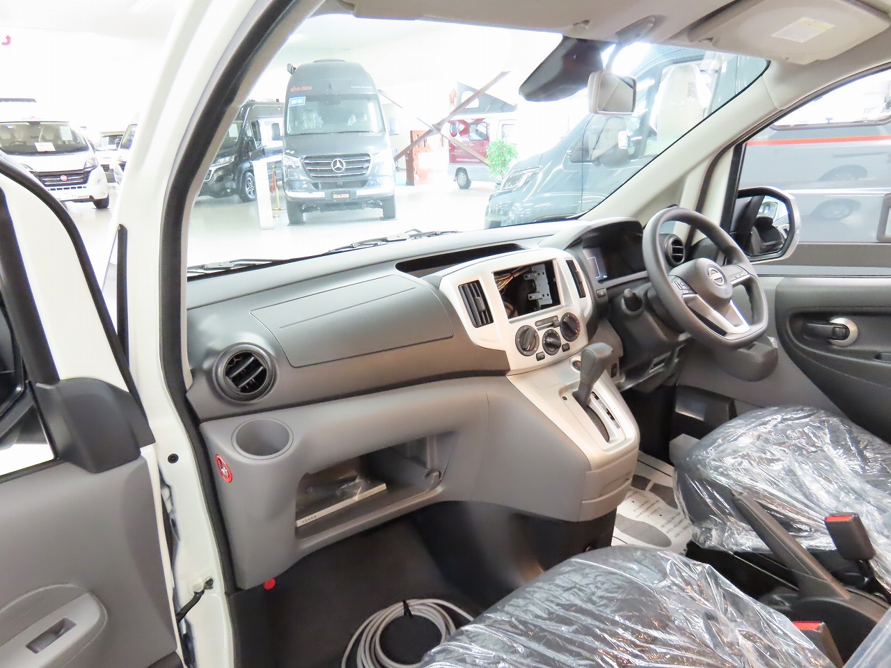 キャンピングカー バンコン NV200ﾊﾞﾈｯﾄ FOCS ﾙｿ 新車