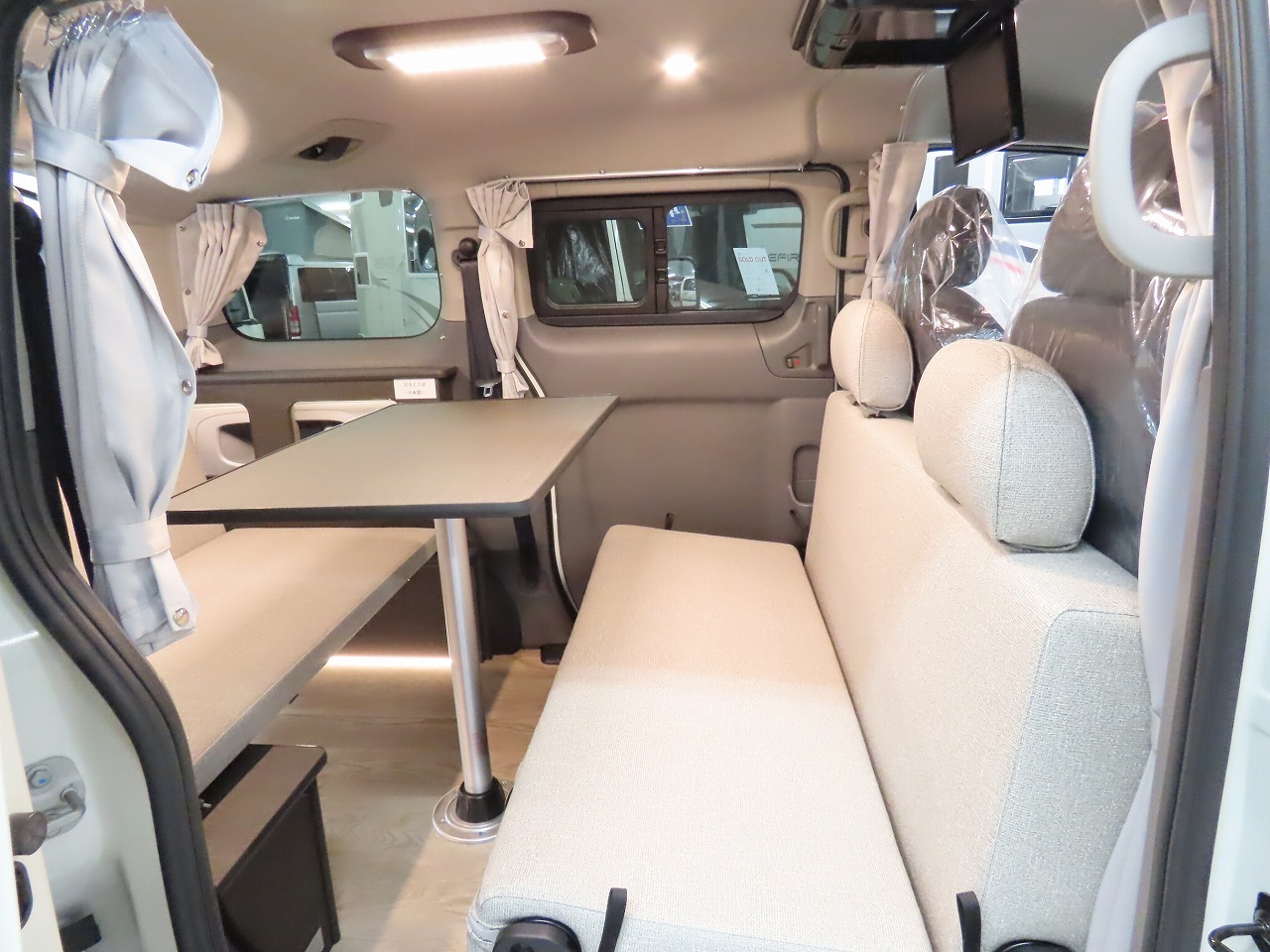 キャンピングカー バンコン NV200ﾊﾞﾈｯﾄ FOCS ﾙｿ 新車