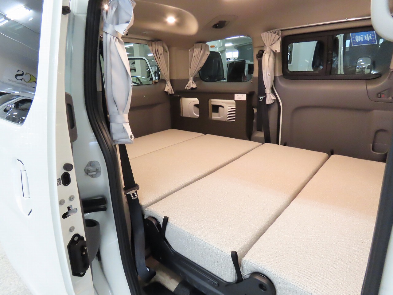 キャンピングカー バンコン NV200ﾊﾞﾈｯﾄ FOCS ﾙｿ 新車