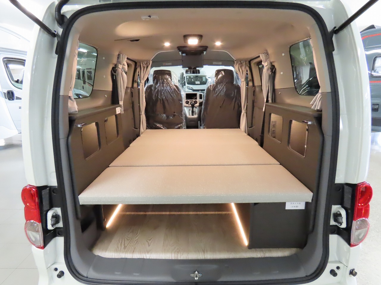 キャンピングカー バンコン NV200ﾊﾞﾈｯﾄ FOCS ﾙｿ 新車