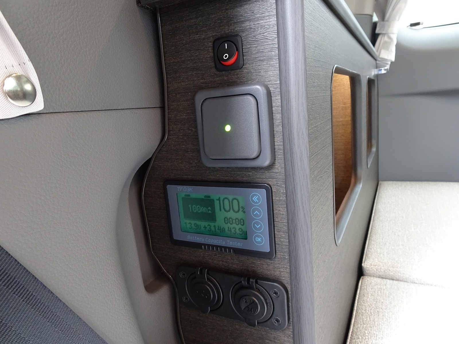 キャンピングカー バンコン NV200ﾊﾞﾈｯﾄ FOCS Luz ﾙｿ 新車 展示車