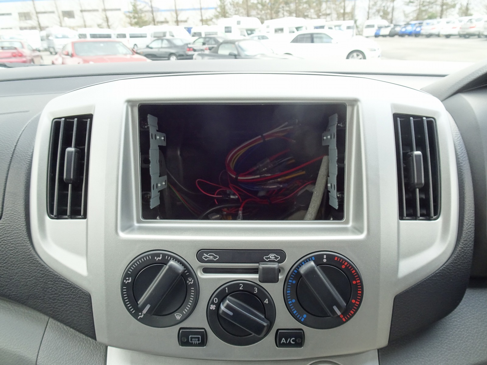 キャンピングカー バンコン NV200ﾊﾞﾈｯﾄ FOCS Luz ﾙｿ 新車 展示車