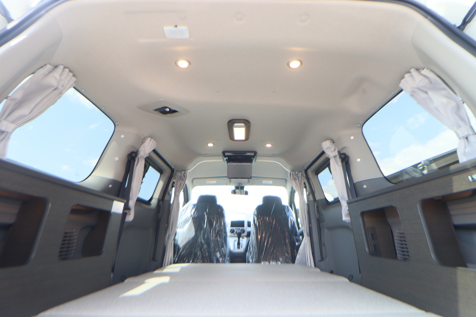 キャンピングカー バンコン NV200ﾊﾞﾈｯﾄ FOCS Luz ﾙｿ 新車即納
