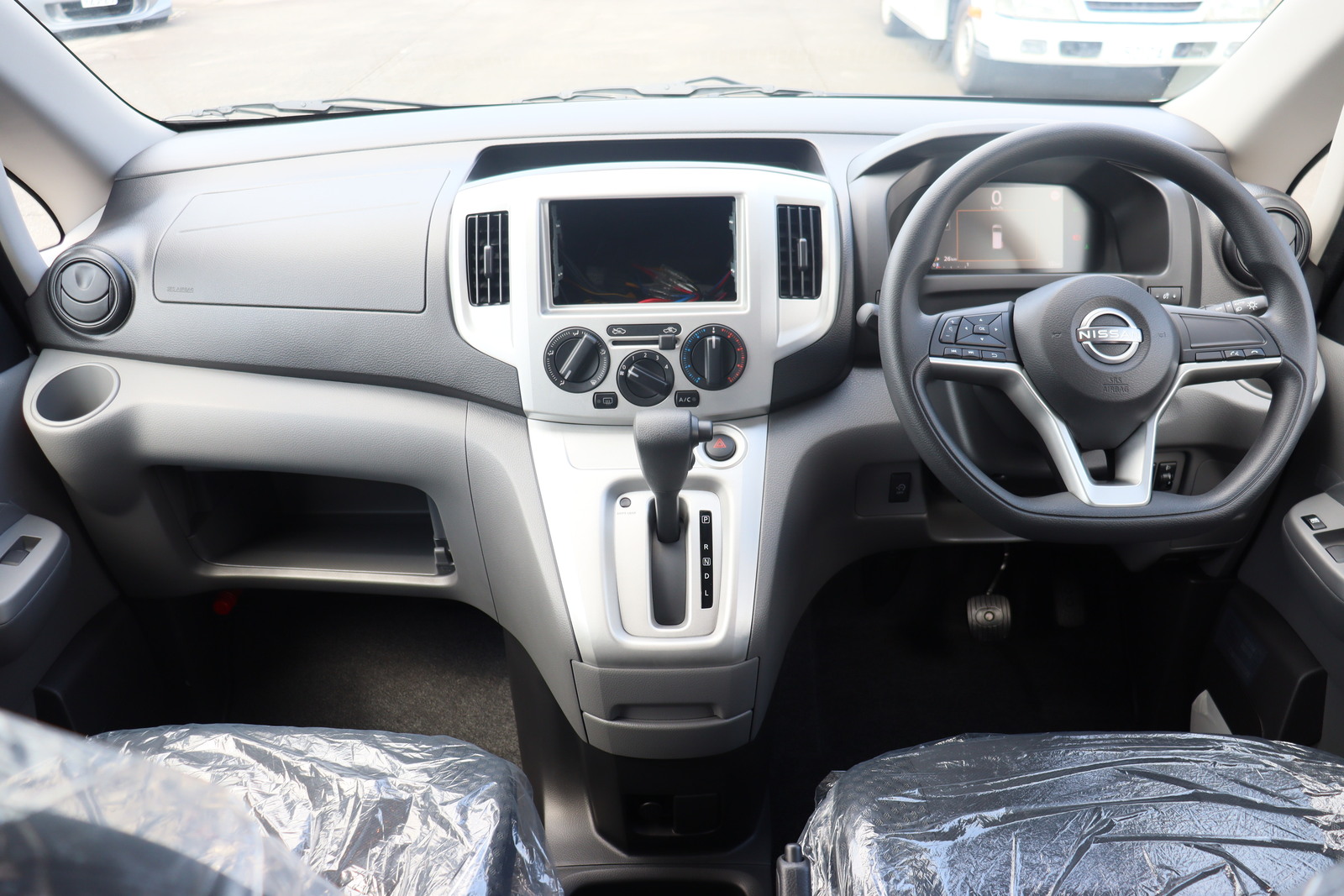 キャンピングカー バンコン NV200ﾊﾞﾈｯﾄ FOCS Luz ﾙｿ 新車即納