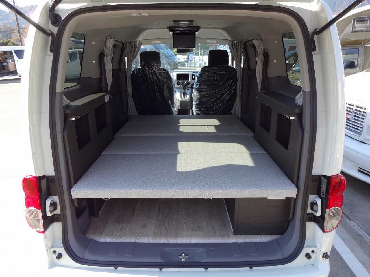 キャンピングカー バンコン NV200ﾊﾞﾈｯﾄ FOCS ﾙｿ 新車即納