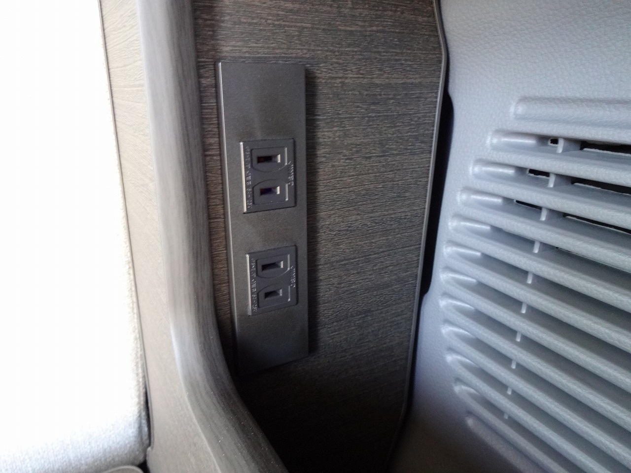 キャンピングカー バンコン NV200ﾊﾞﾈｯﾄ FOCS ﾙｿ 新車即納